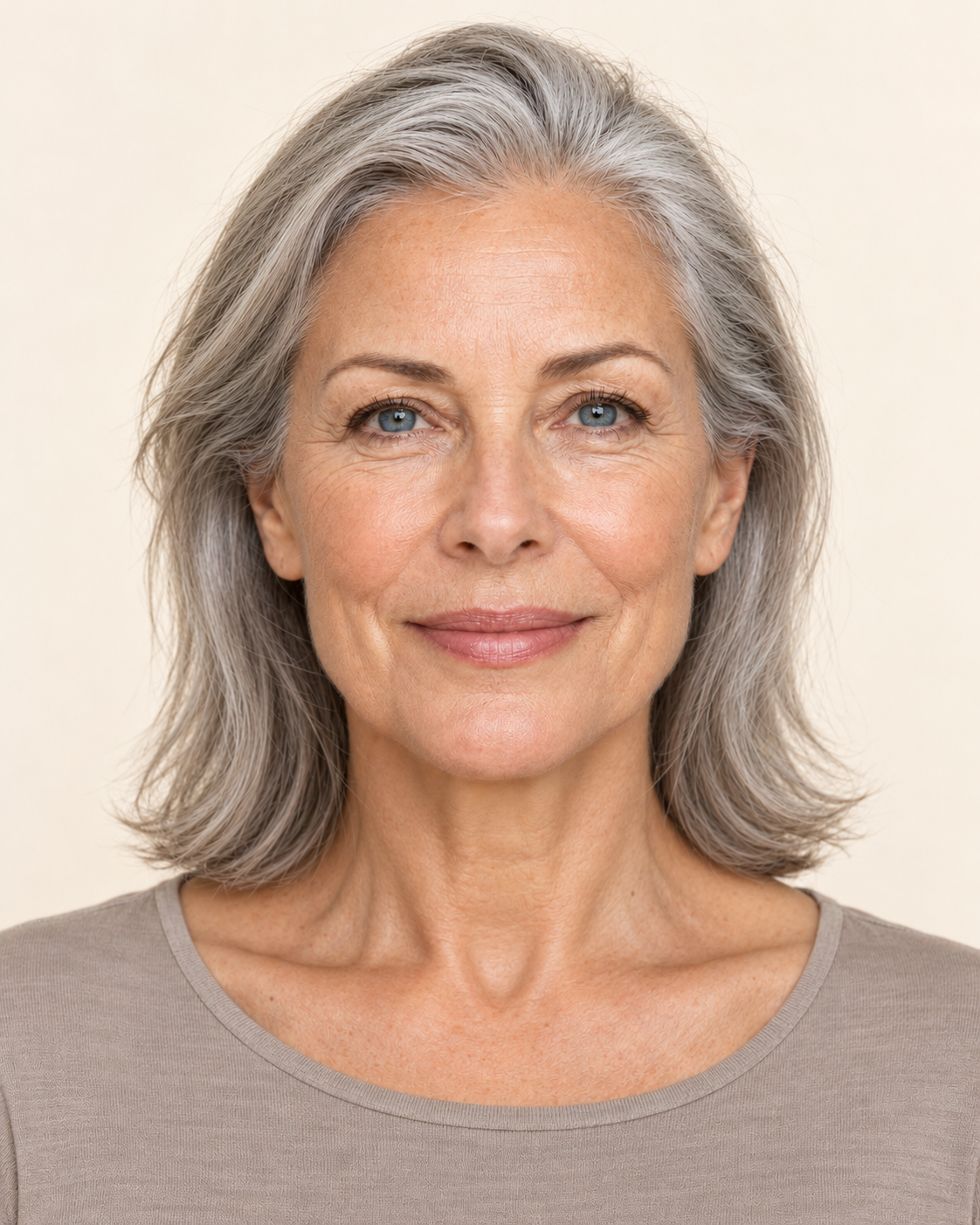 Visage de face pour illustrer les zones à observer : peau mature