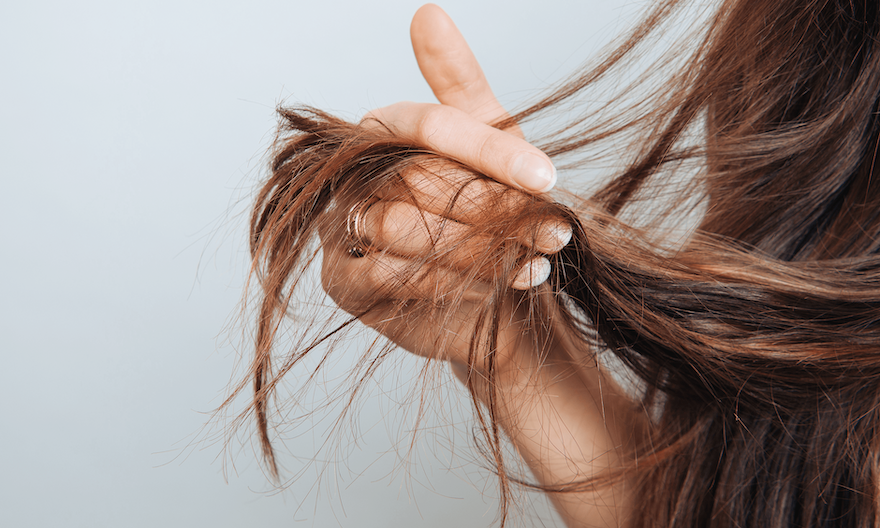 Soin des cheveux au naturel : les bons gestes et produits pour une chevelure saine