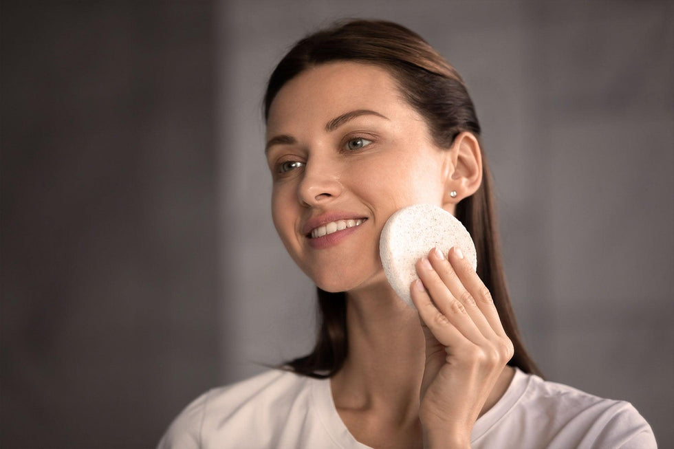 Comment nettoyer la peau de son visage naturellement ? - Oleassence en Luberon